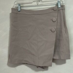 Aritzia Babaton colin Skort size 8 medium beige shorts